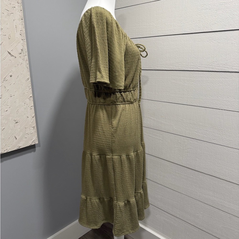 Gilli Sage Green Tiered Midi Dress - Picture 6 of 6